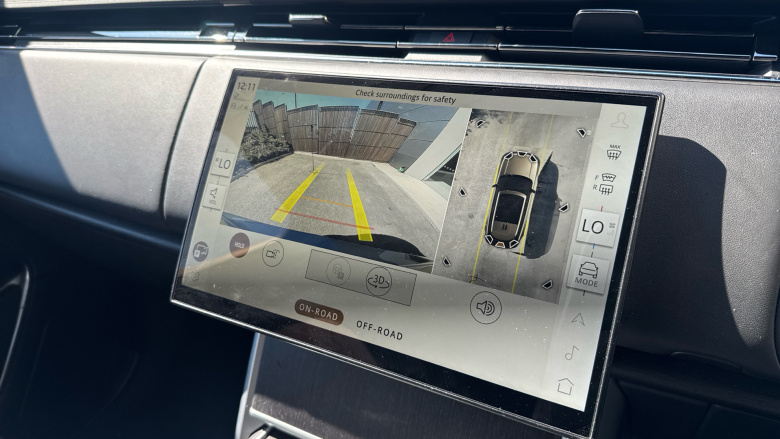 Land Rover Range Rover 3.0 D300 SE 4dr Auto Diesel Estate